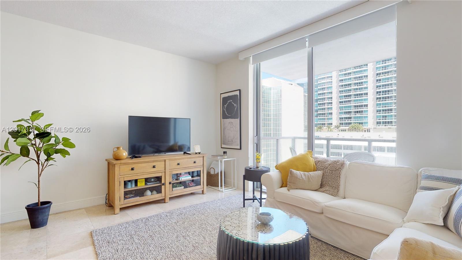 1060 Brickell Ave #1805, Miami FL 33131