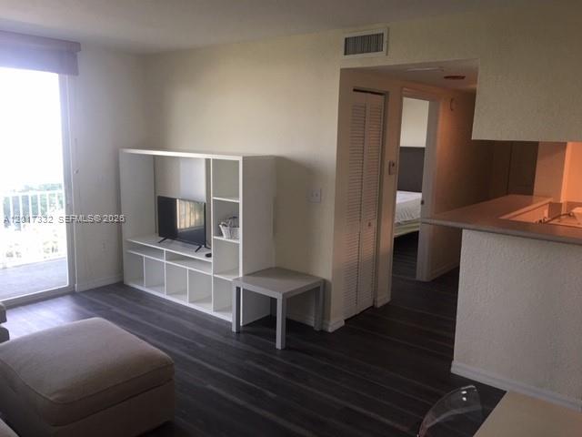 816 NW 11th St #1104, Miami FL 33136