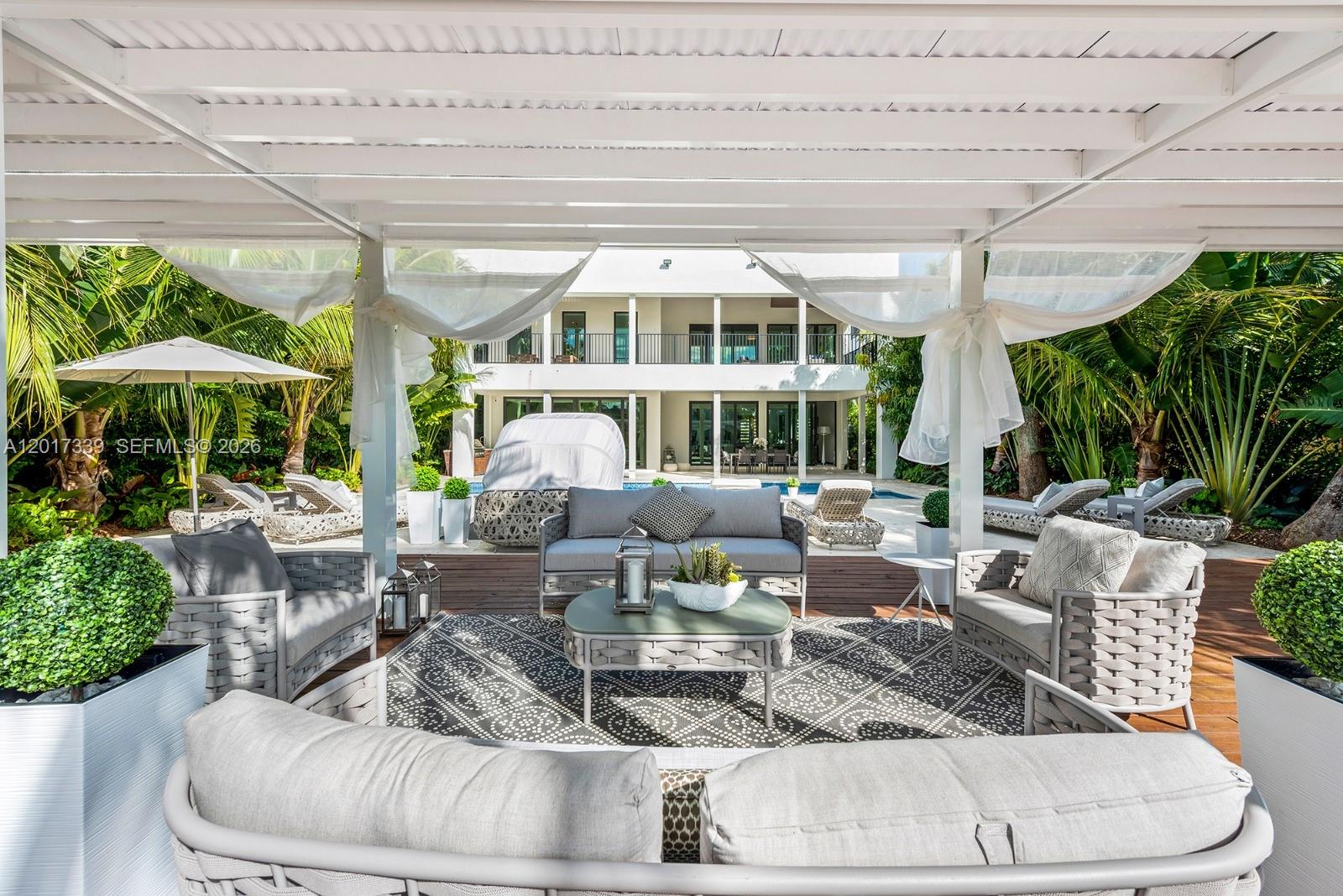 3734 Chase Ave, Miami Beach FL 33140
