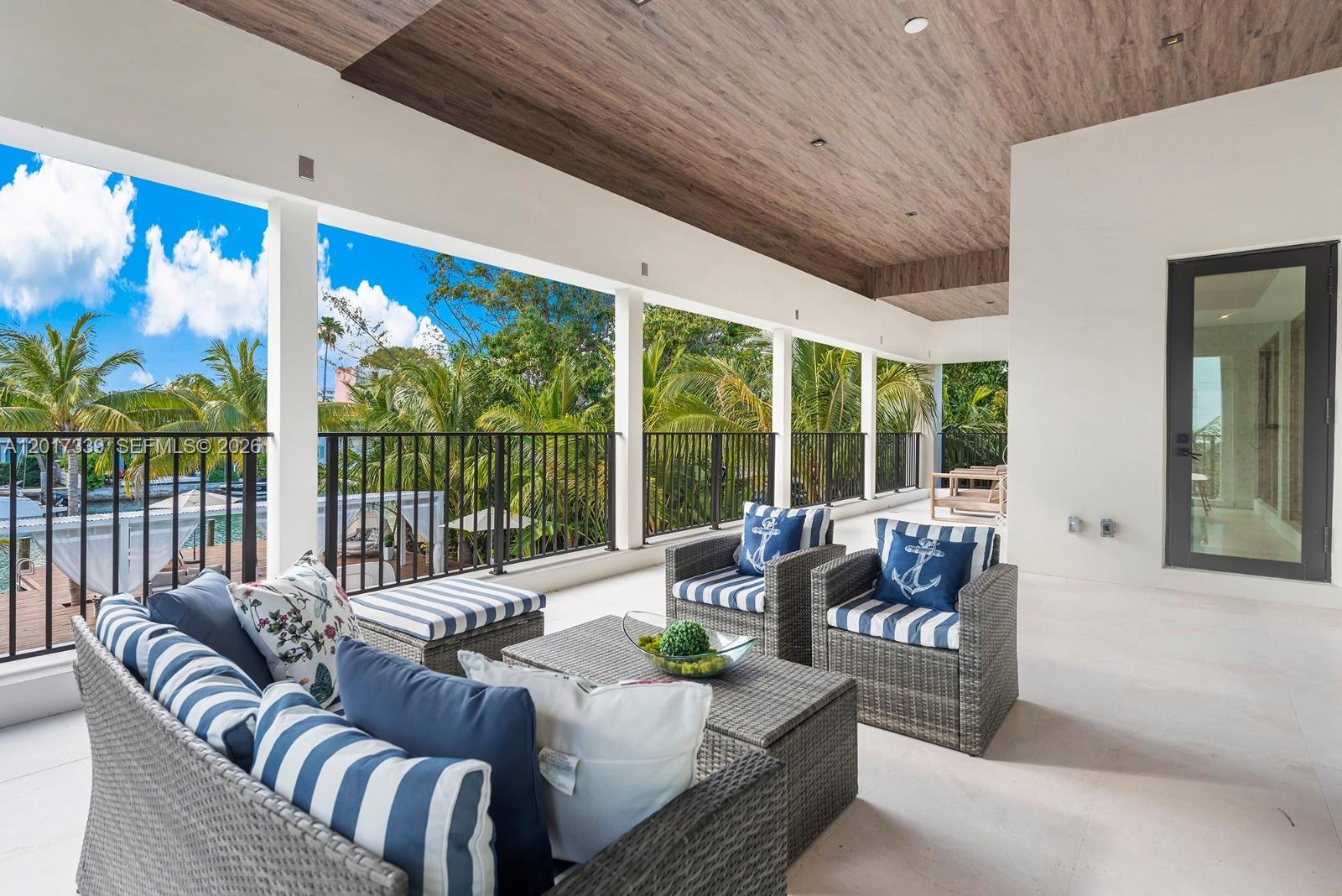3734 Chase Ave, Miami Beach FL 33140