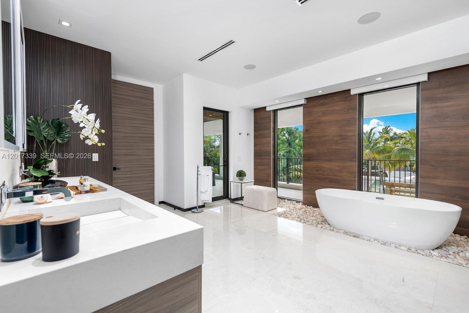 3734 Chase Ave, Miami Beach FL 33140