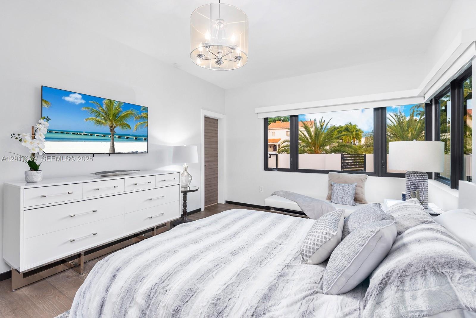 3734 Chase Ave, Miami Beach FL 33140