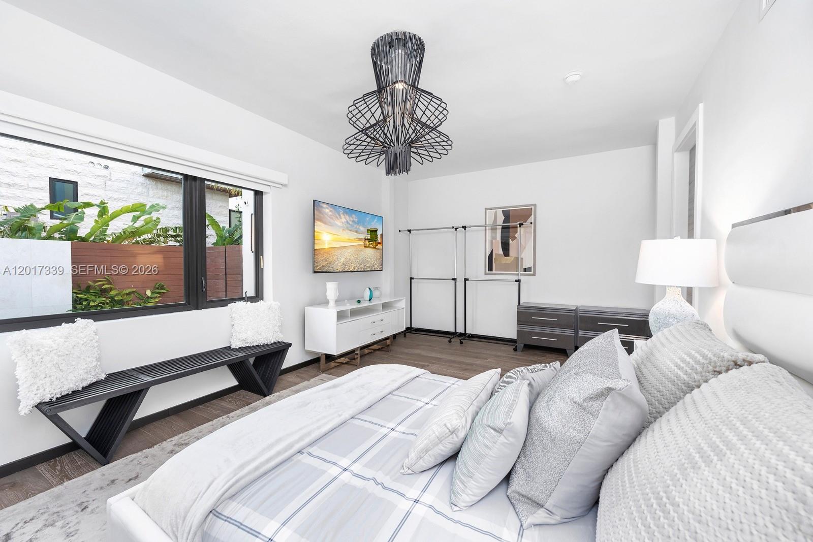 3734 Chase Ave, Miami Beach FL 33140