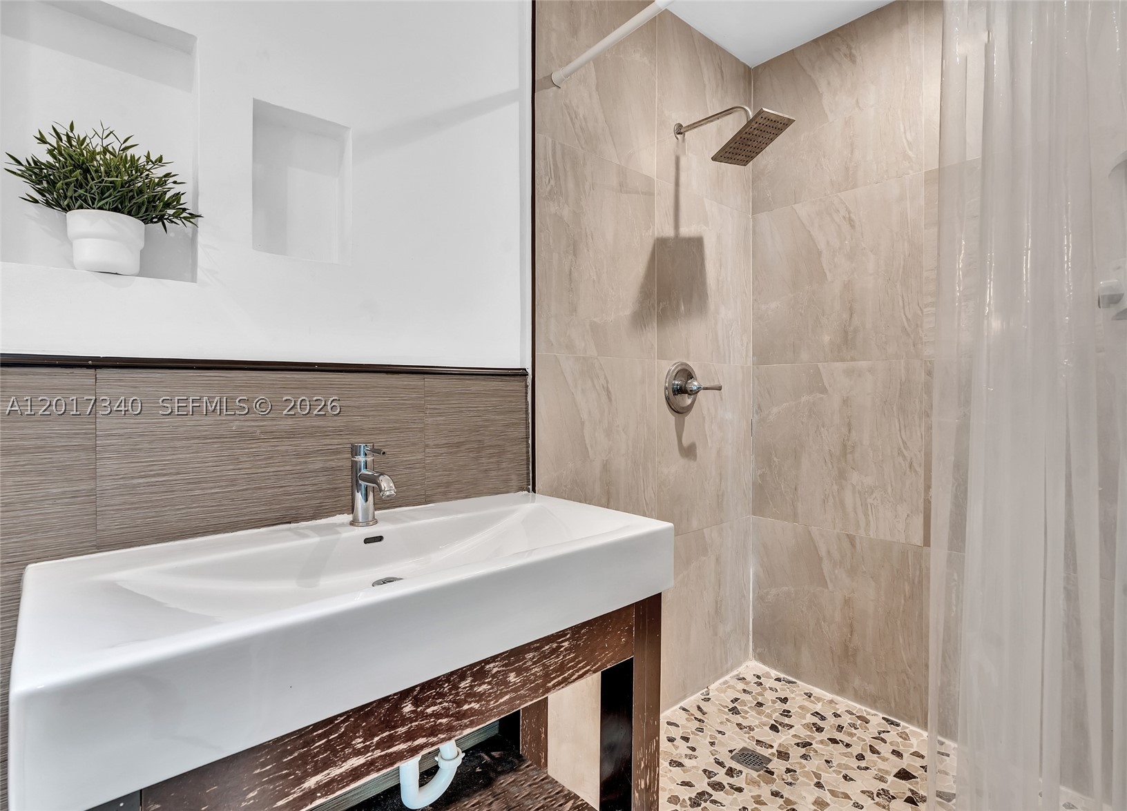 2001 NE 122nd Rd, North Miami FL 33181