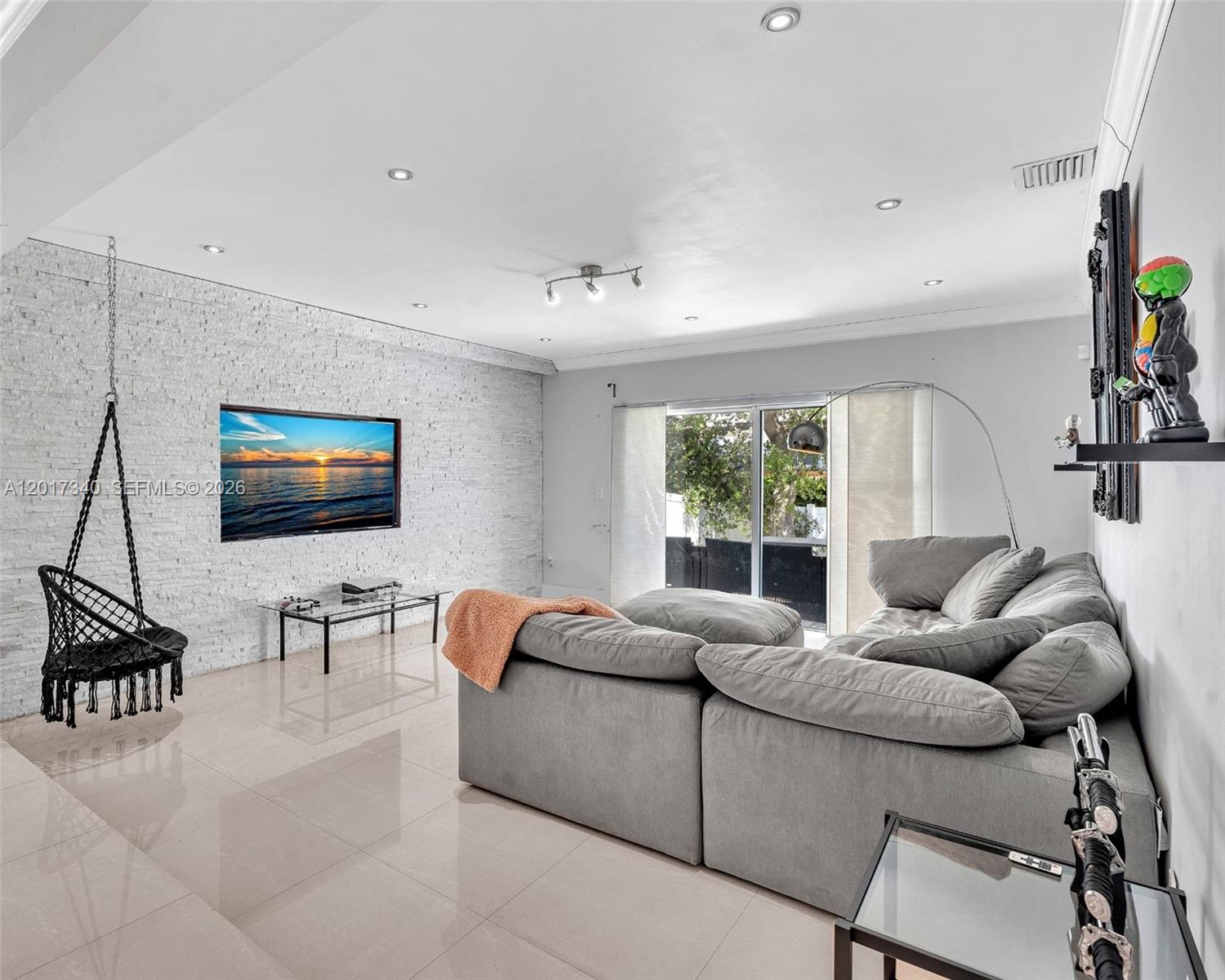 2001 NE 122nd Rd, North Miami FL 33181