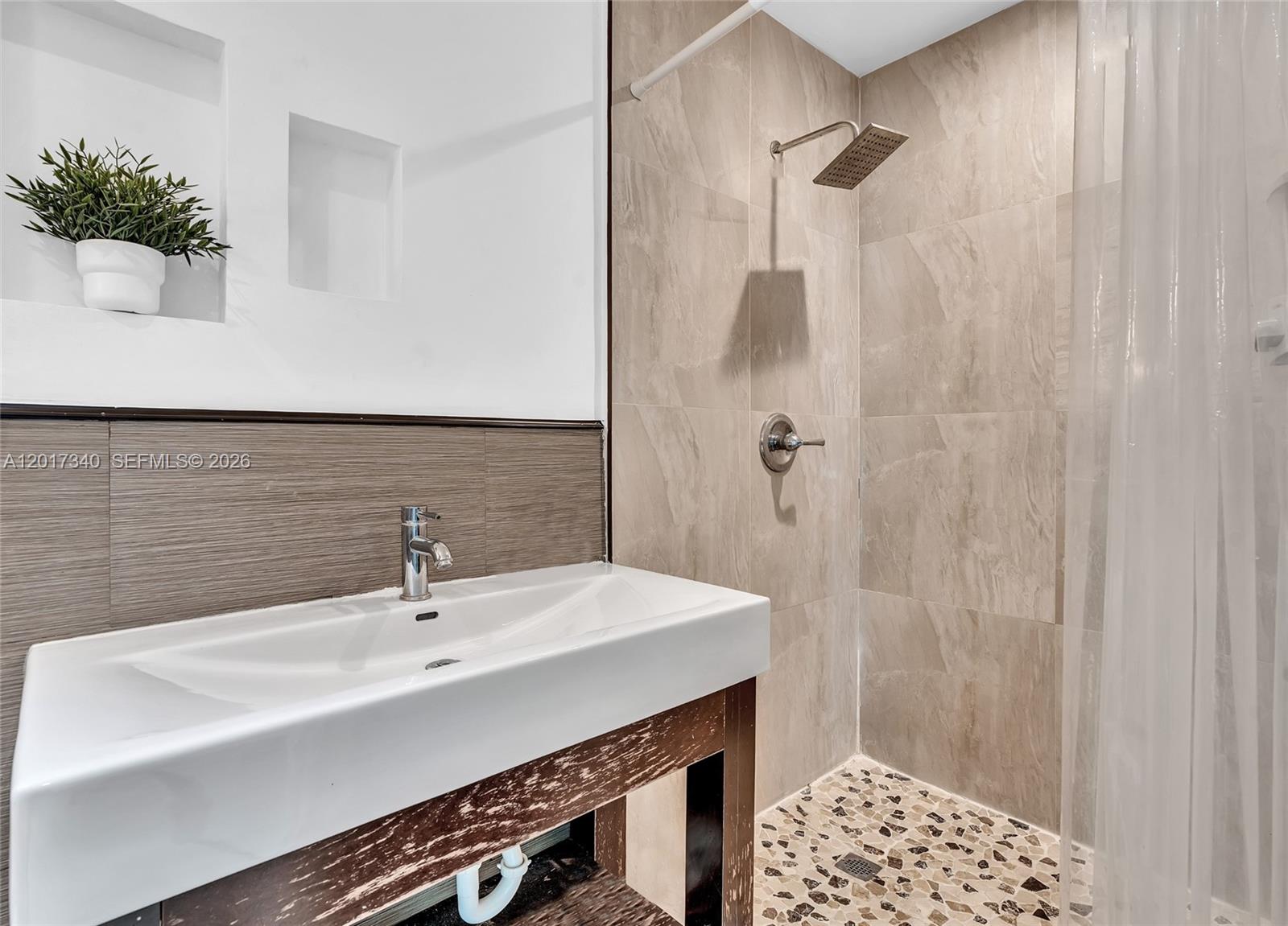 2001 NE 122nd Rd, North Miami FL 33181