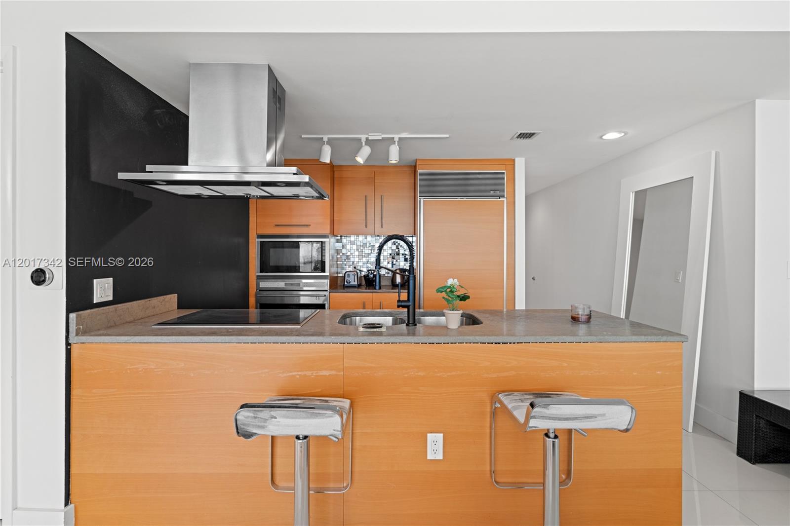 495 Brickell Ave #1704, Miami FL 33131