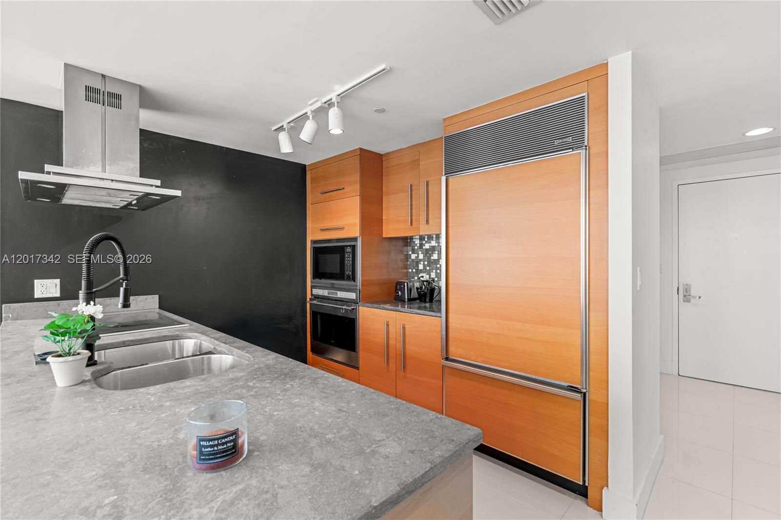 495 Brickell Ave #1704, Miami FL 33131
