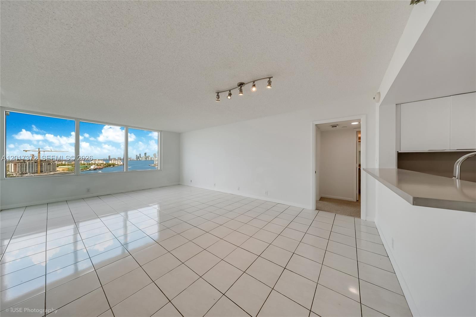 400 S Pointe Dr #1801, Miami Beach FL 33139