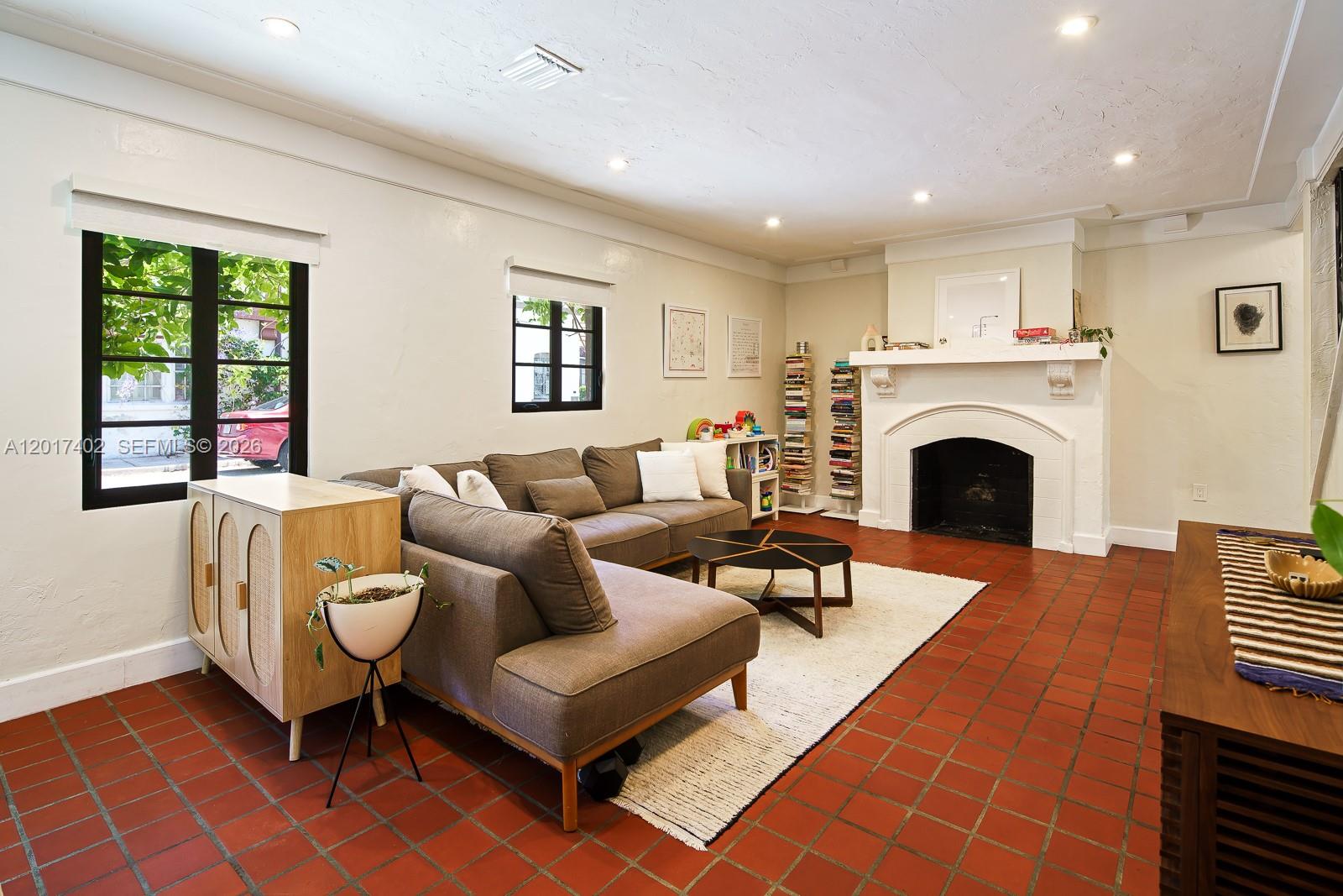 405 Viscaya Ave #405, Coral Gables FL 33134