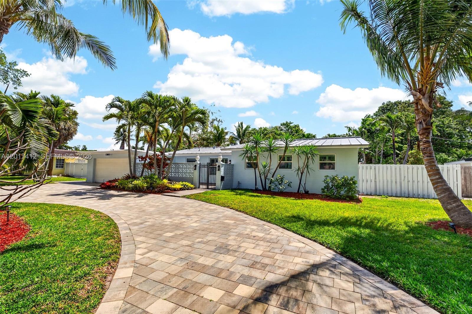 4010 NE 22nd Ave, Lighthouse Point FL 33064