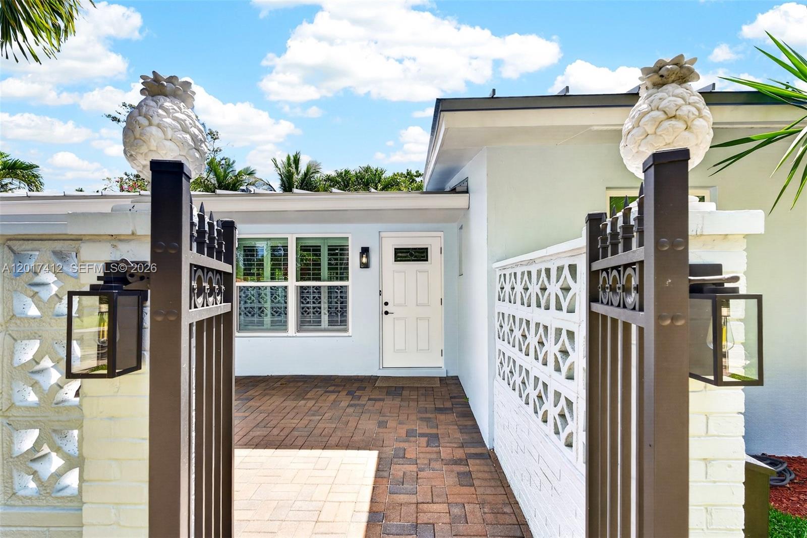 4010 NE 22nd Ave, Lighthouse Point FL 33064