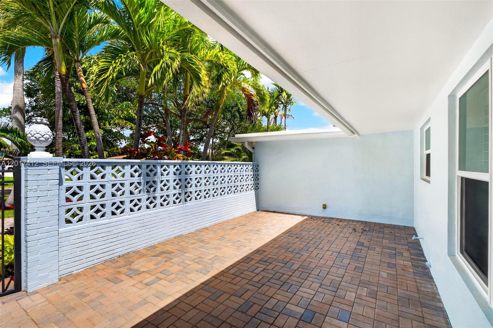 4010 NE 22nd Ave, Lighthouse Point FL 33064