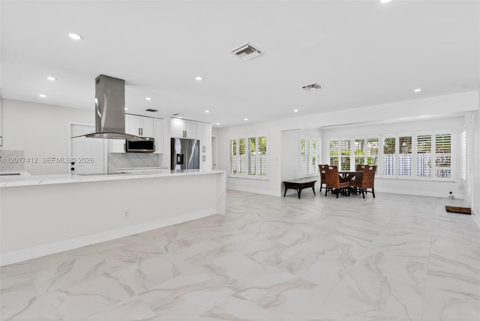 4010 NE 22nd Ave, Lighthouse Point FL 33064