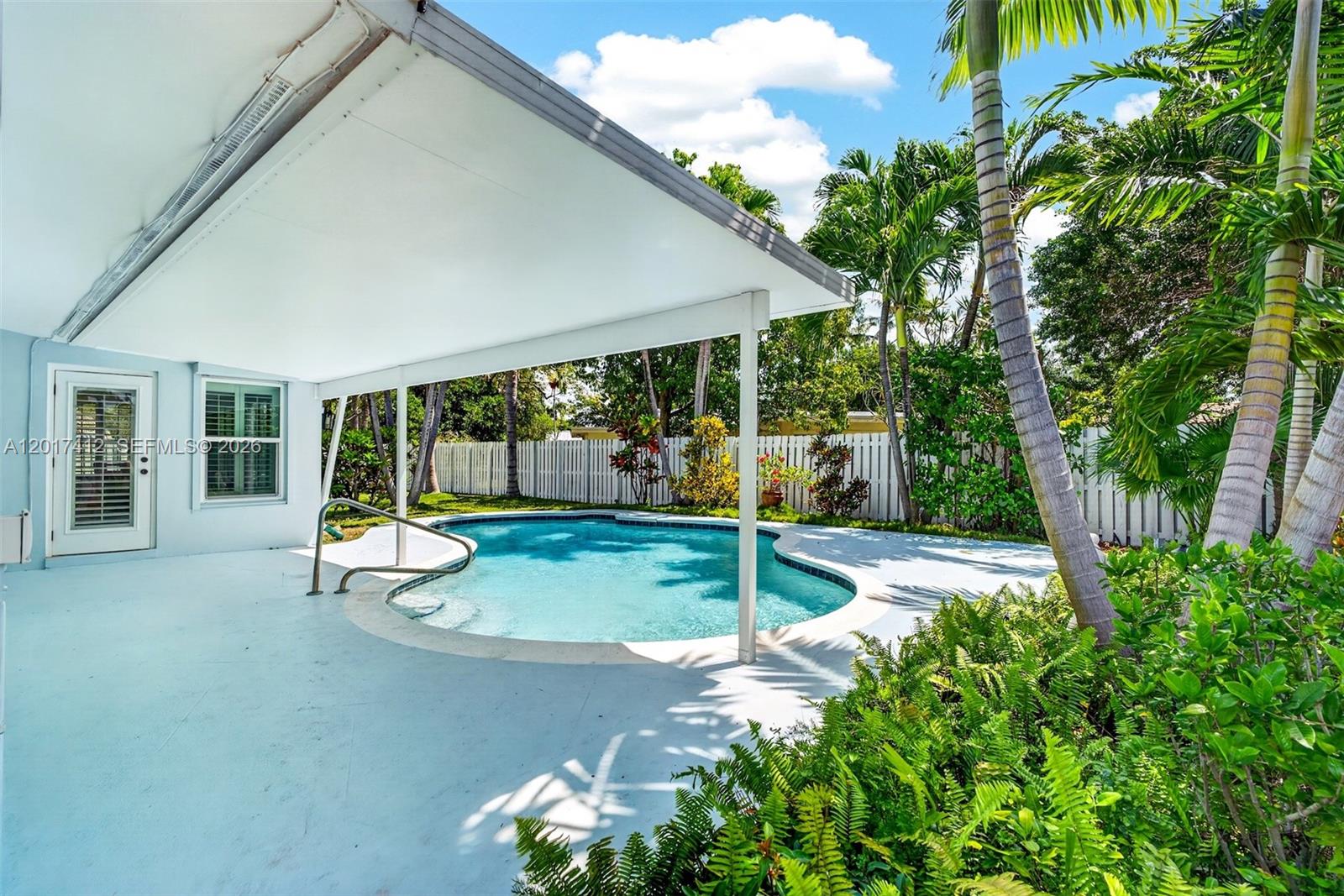 4010 NE 22nd Ave, Lighthouse Point FL 33064