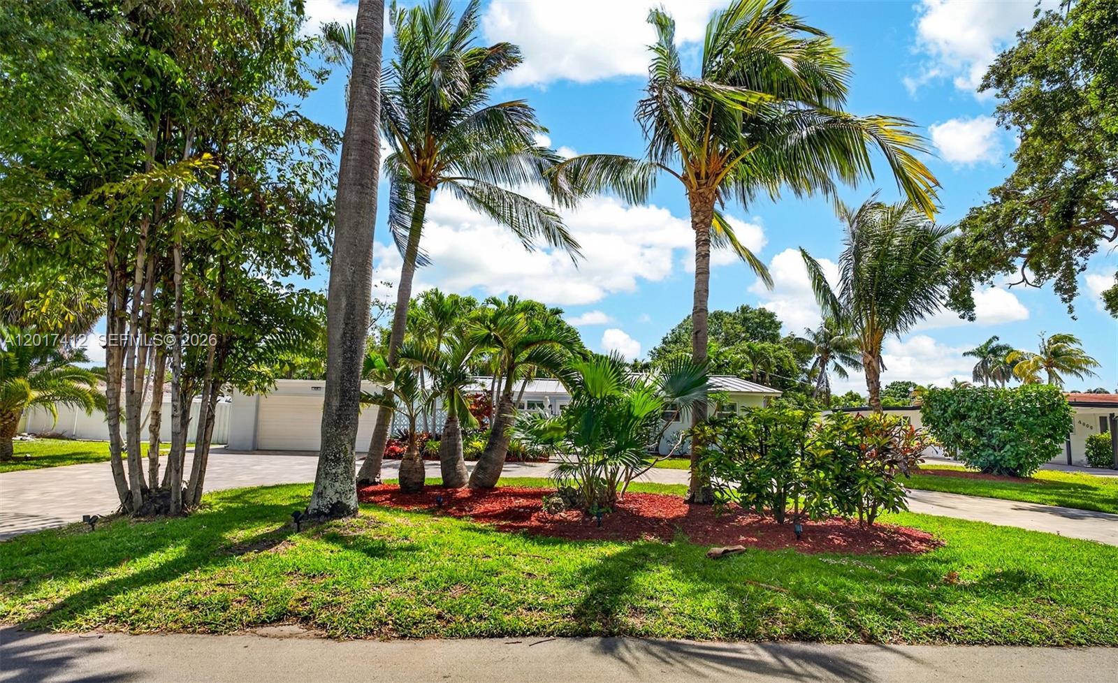 4010 NE 22nd Ave, Lighthouse Point FL 33064