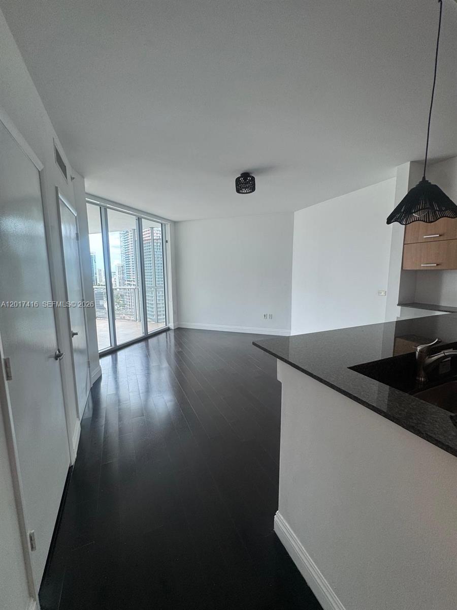 350 S Miami Ave #2010, Miami FL 33130