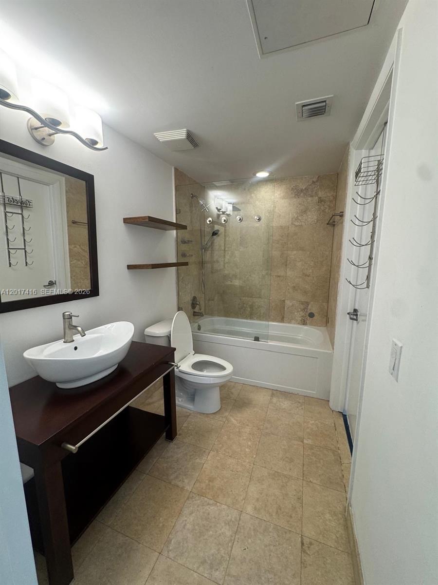350 S Miami Ave #2010, Miami FL 33130