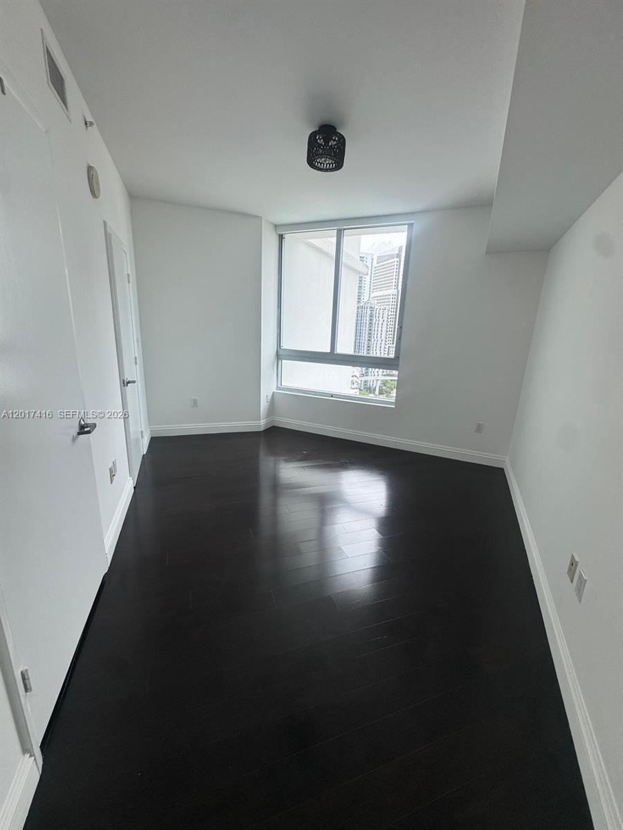 350 S Miami Ave #2010, Miami FL 33130