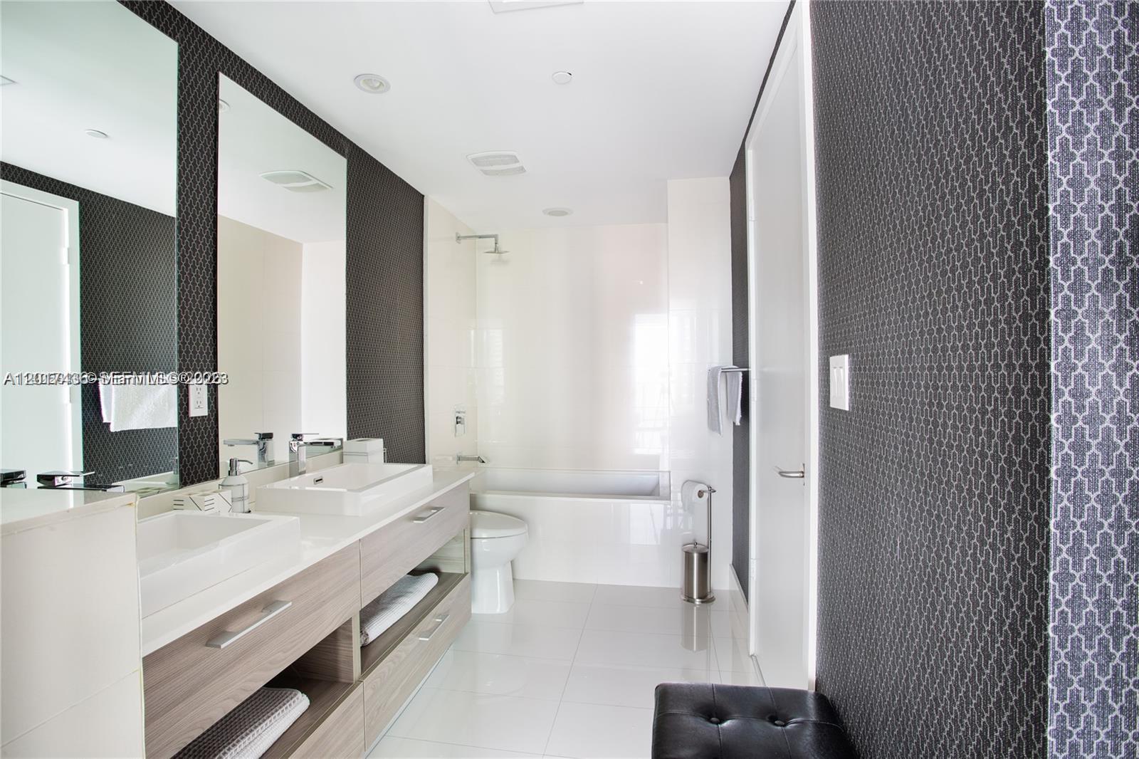 1300 S Miami Ave #2104, Miami FL 33130