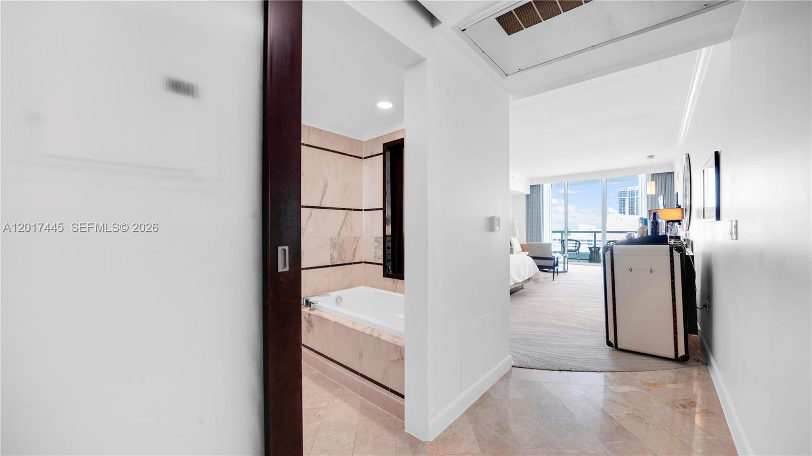 4391 Collins Ave #1903, Miami Beach FL 33140