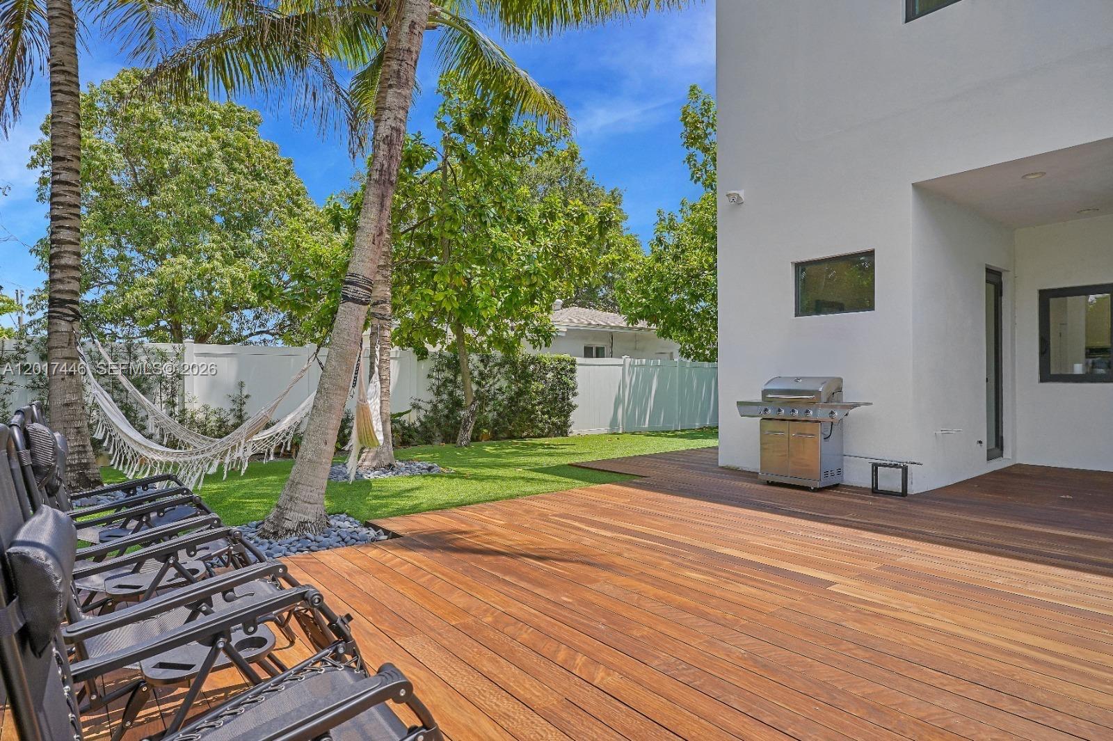 1025 NE 170th Ter, Miami FL 33162