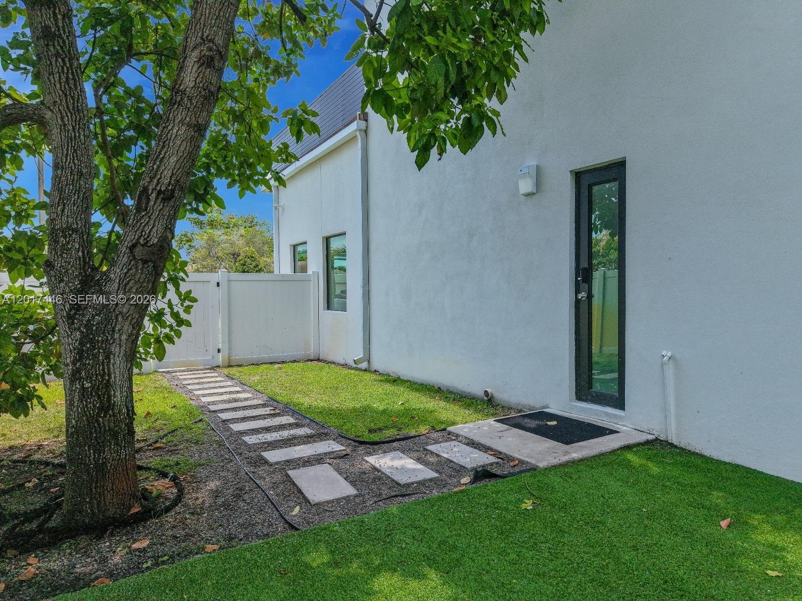 1025 NE 170th Ter, Miami FL 33162