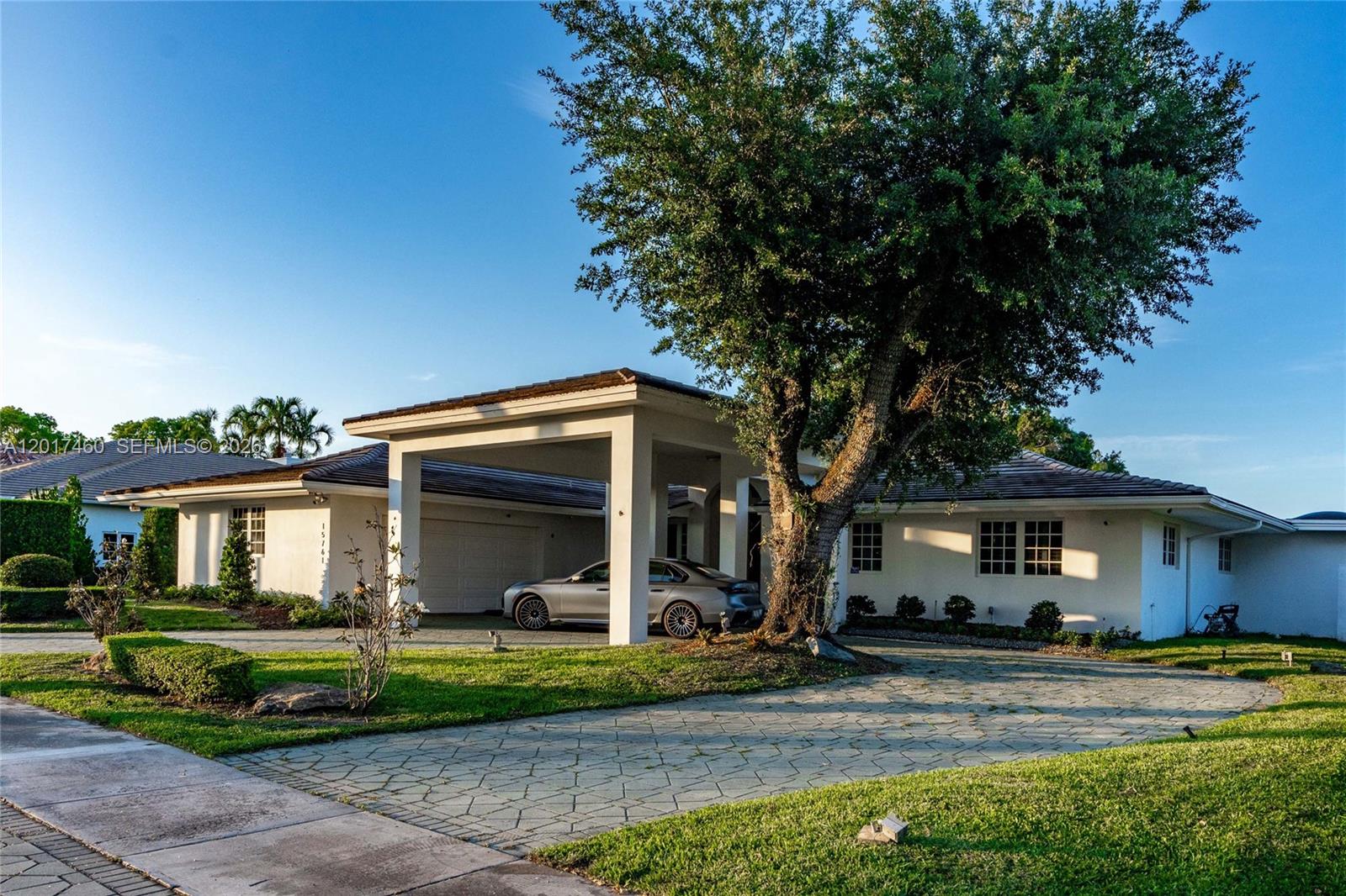 15761 Turnberry Dr, Miami Lakes FL 33014
