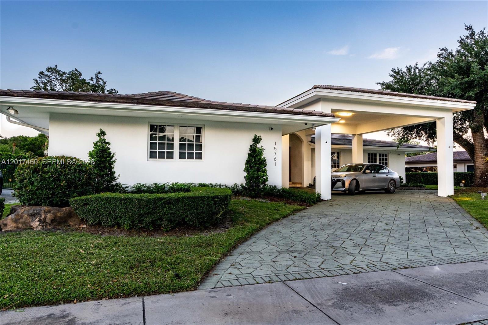 15761 Turnberry Dr, Miami Lakes FL 33014