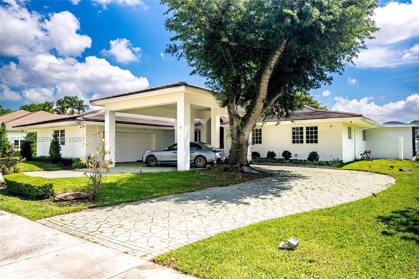 15761 Turnberry Dr, Miami Lakes FL 33014