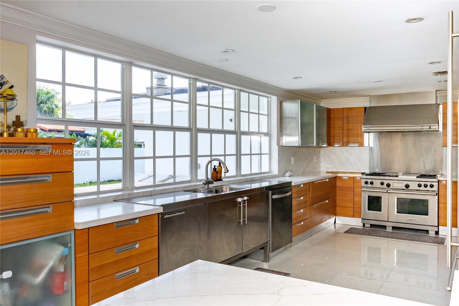 15761 Turnberry Dr, Miami Lakes FL 33014