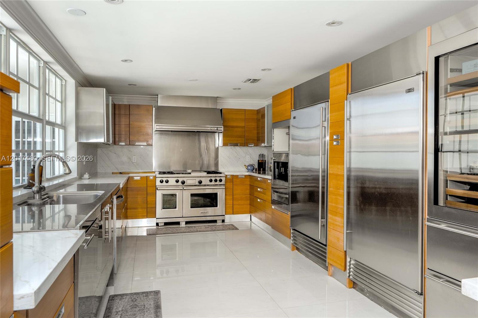 15761 Turnberry Dr, Miami Lakes FL 33014