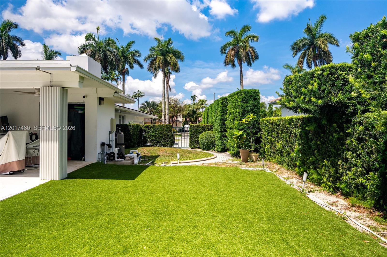 15761 Turnberry Dr, Miami Lakes FL 33014