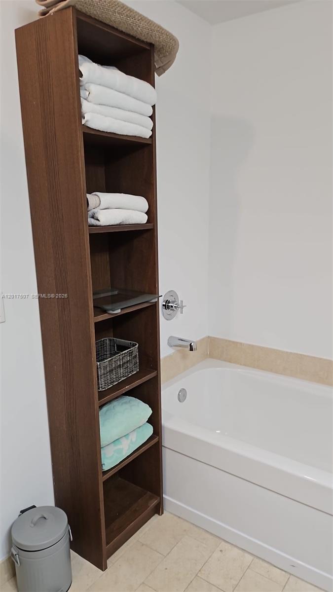 79 SW 12th St #3711-S, Miami FL 33130