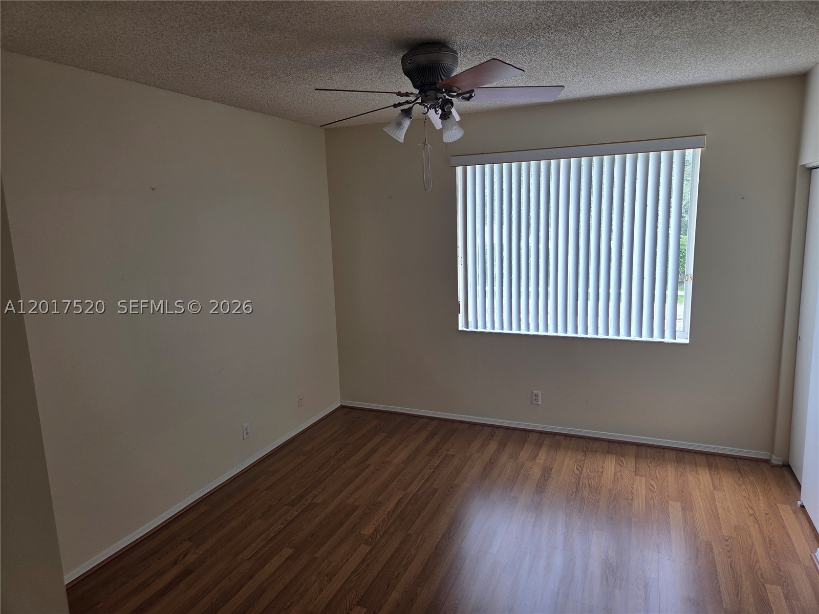 47 Simonton Cir, Weston FL 33326