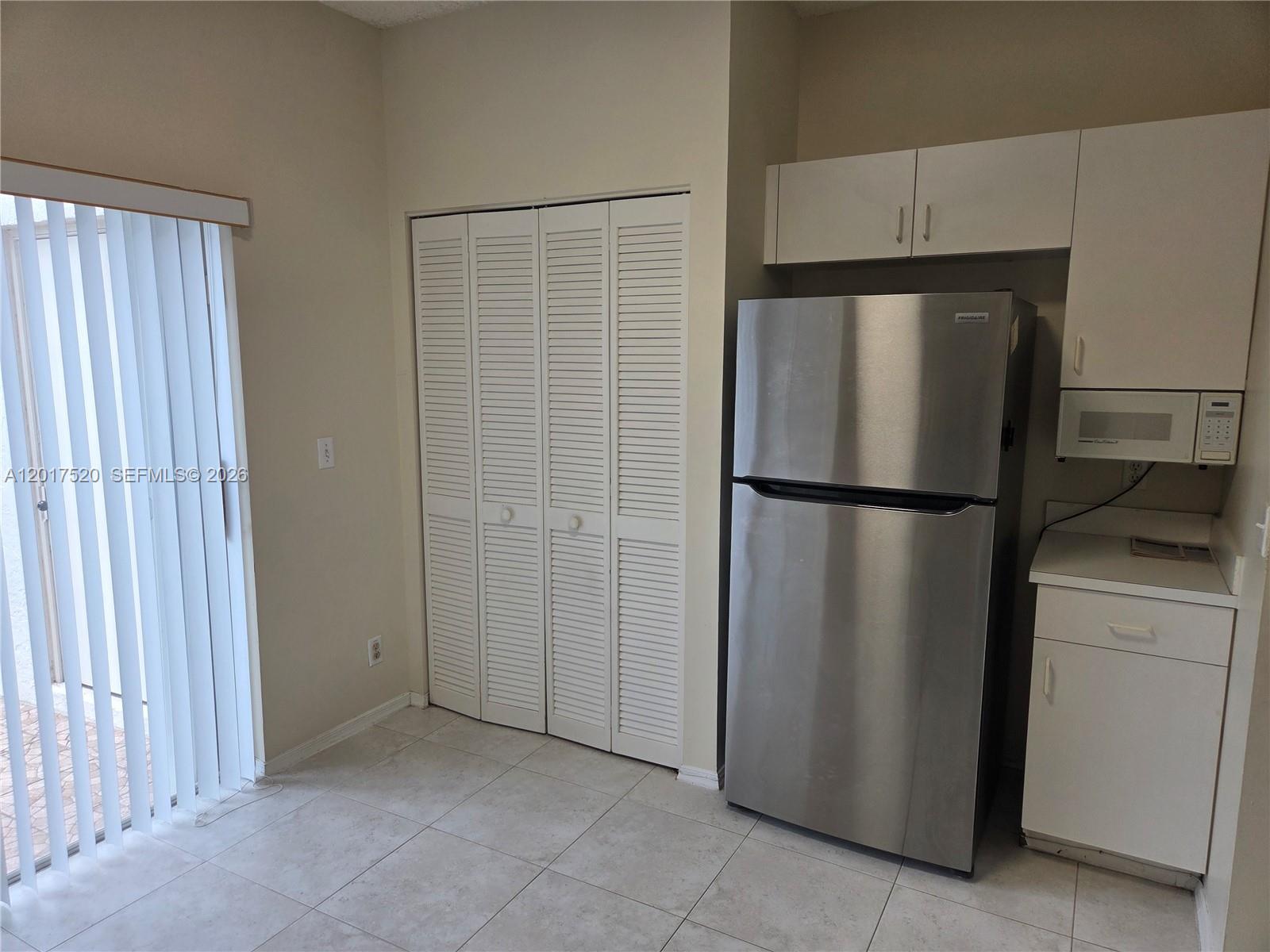 47 Simonton Cir, Weston FL 33326