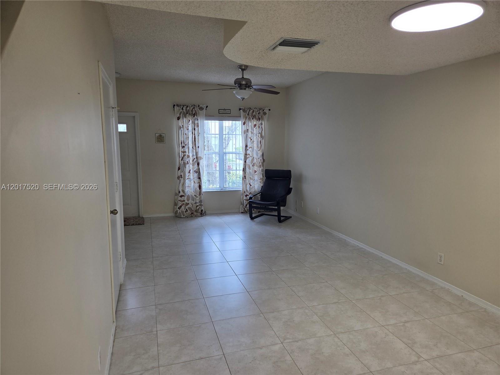 47 Simonton Cir, Weston FL 33326