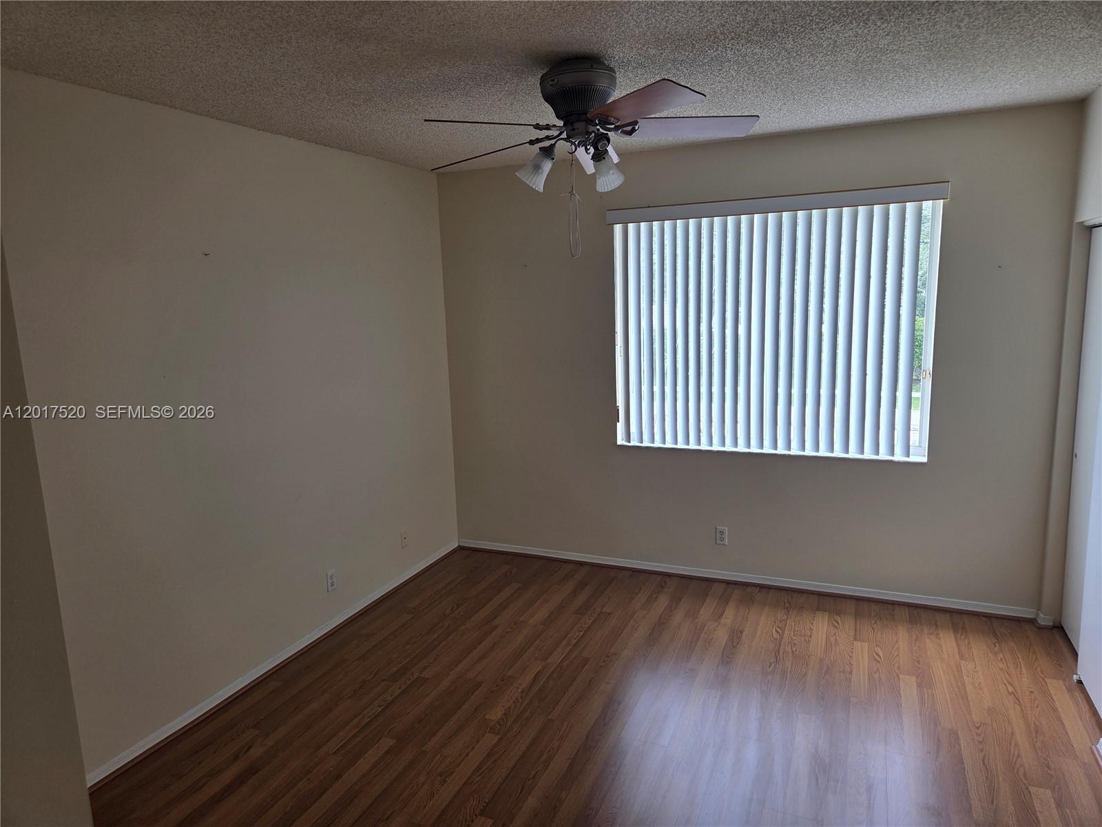 47 Simonton Cir, Weston FL 33326
