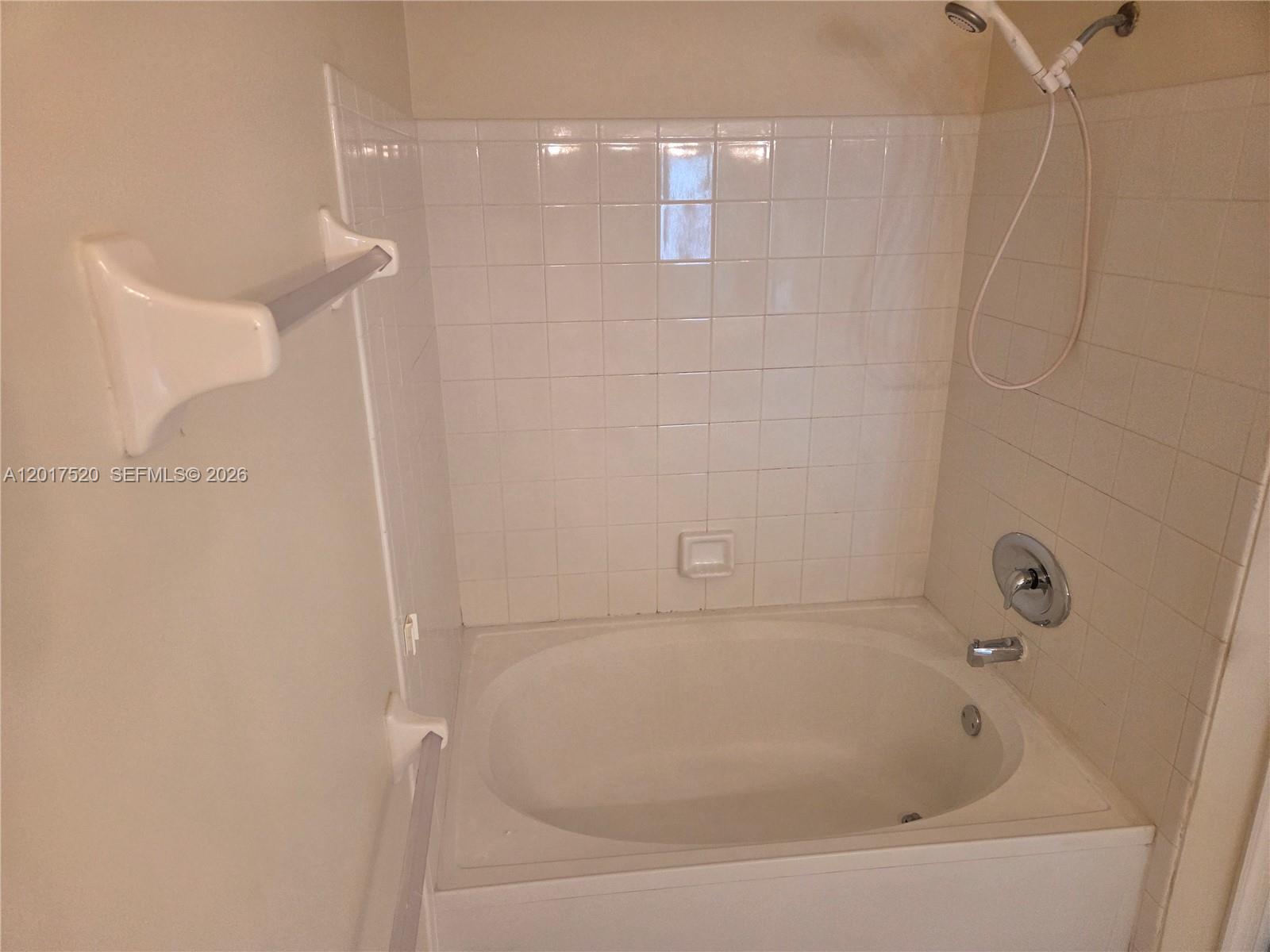 47 Simonton Cir, Weston FL 33326