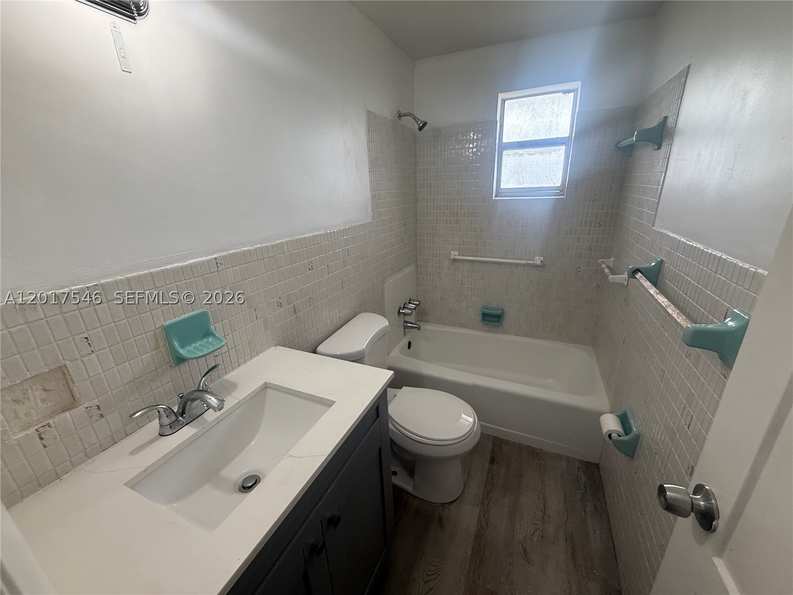 685 Miller Dr #E205, Miami Springs FL 33166
