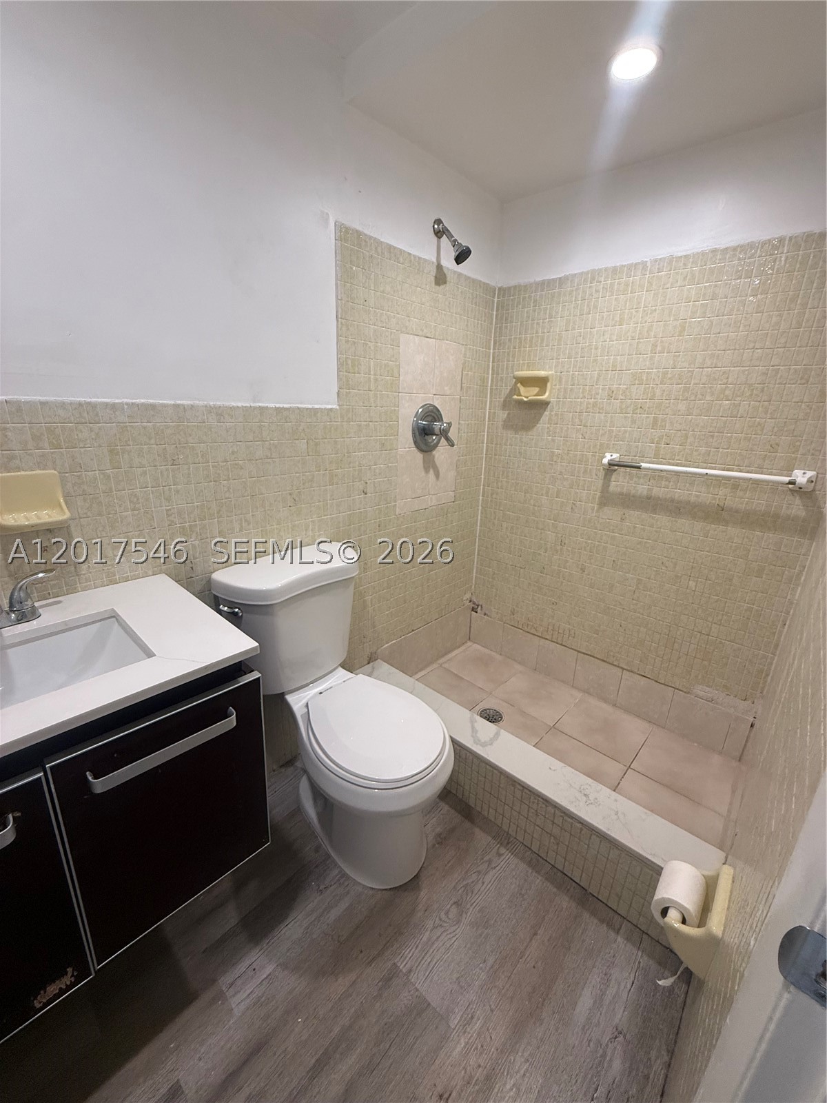 685 Miller Dr #E205, Miami Springs FL 33166