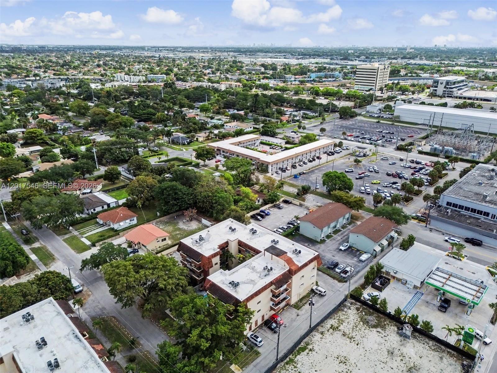 685 Miller Dr #E205, Miami Springs FL 33166