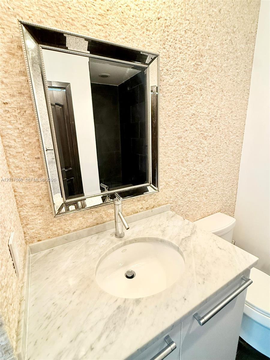 900 Biscayne Blvd #3803, Miami FL 33132
