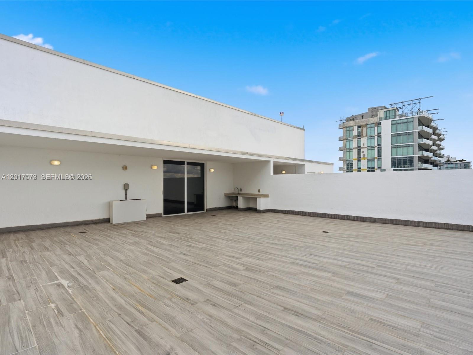 600 NE 27th St #PH2, Miami FL 33137