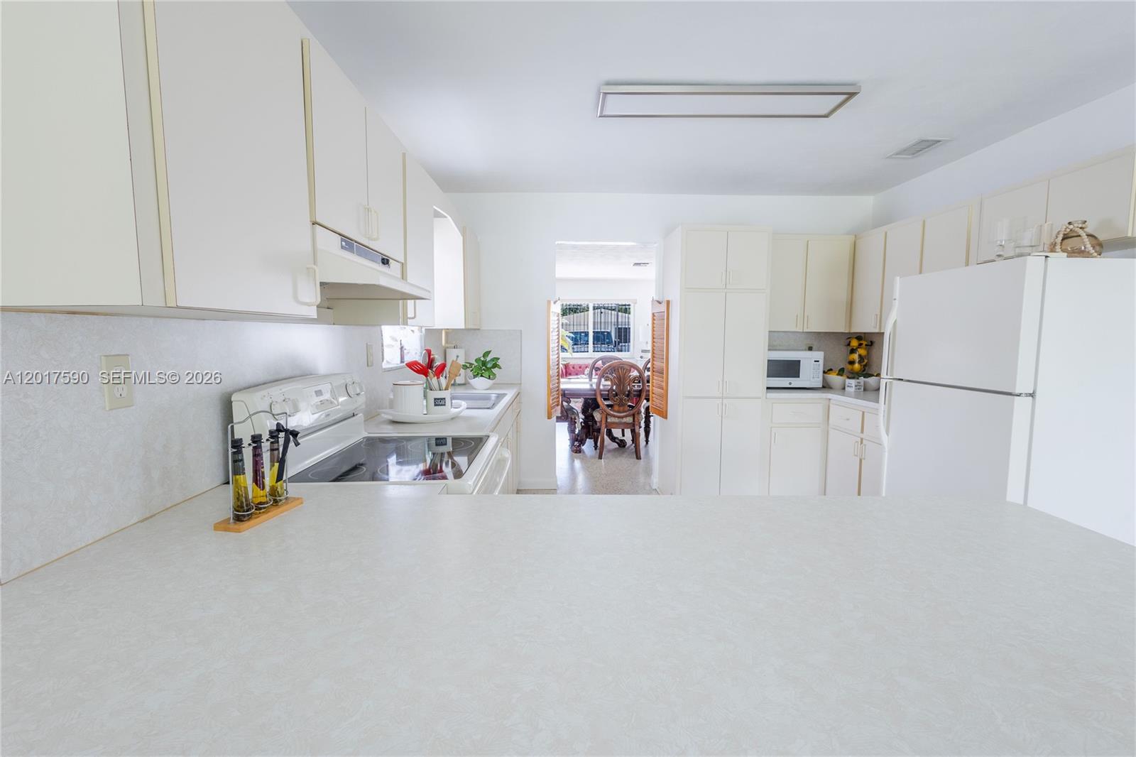 10 NW 60th Ct, Miami FL 33126