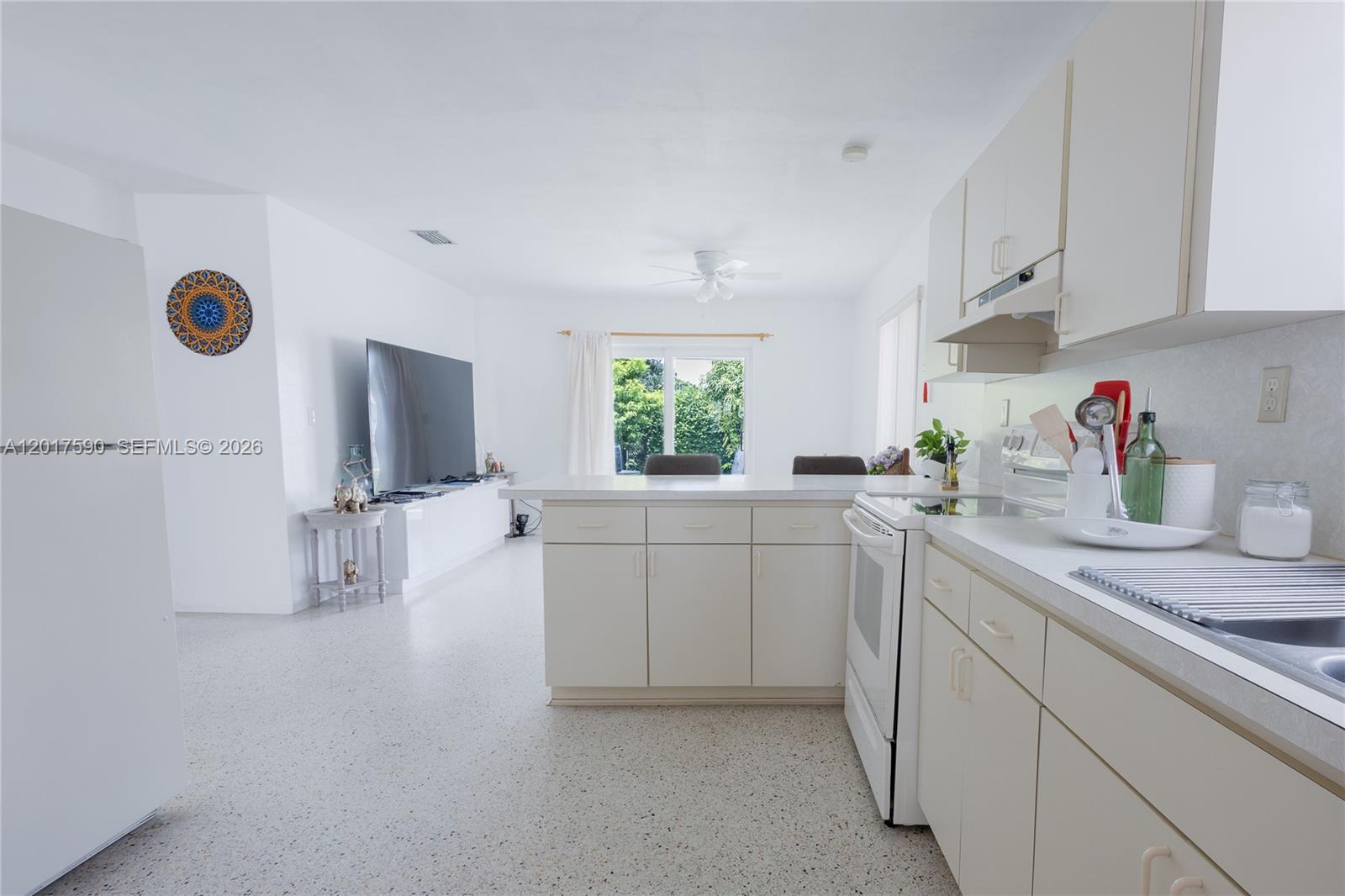10 NW 60th Ct, Miami FL 33126