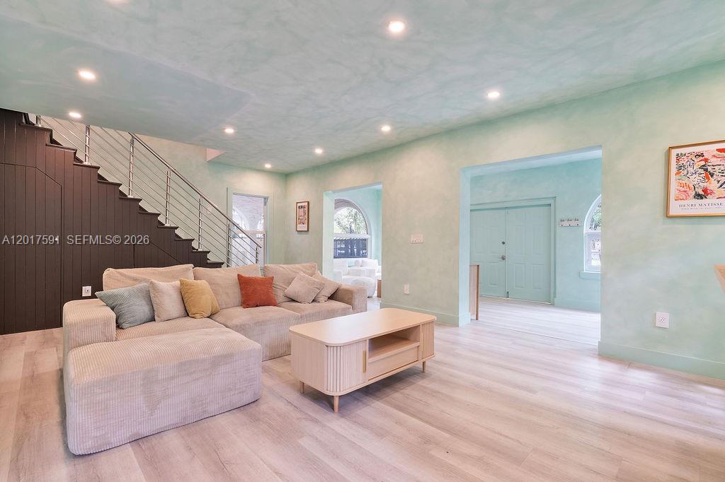 22 NE 44th St, Miami FL 33137