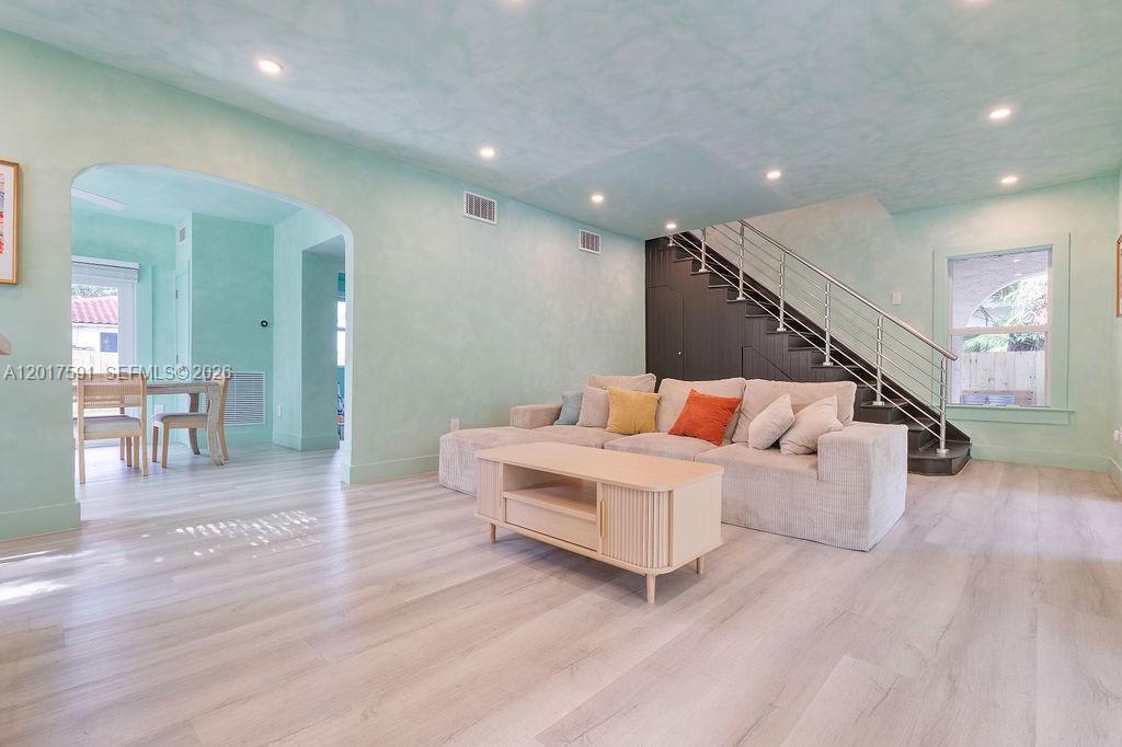 22 NE 44th St, Miami FL 33137
