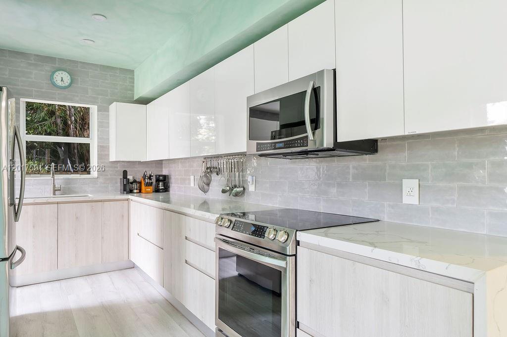 22 NE 44th St, Miami FL 33137