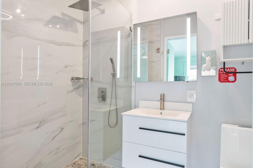 22 NE 44th St, Miami FL 33137
